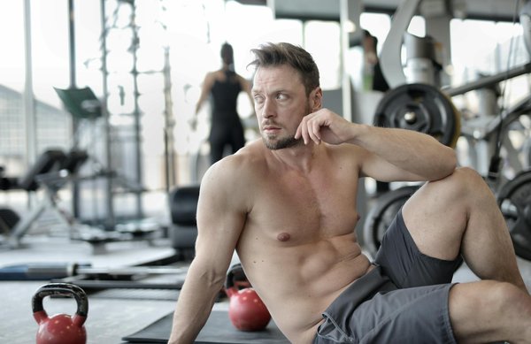 Welche Ernährungsweisen unterstützen ein aktives Fitnessprogramm?